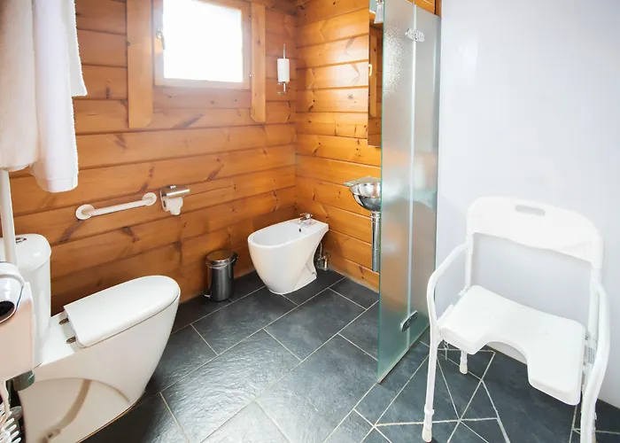 De Salut Somlom 圣伊斯特维-德帕劳托德拉